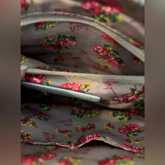 Betsey 💋 Johnson Women's XO Anaya Crossbody with Scarf and Chain Strap  Handbag - Picture 3 of 10